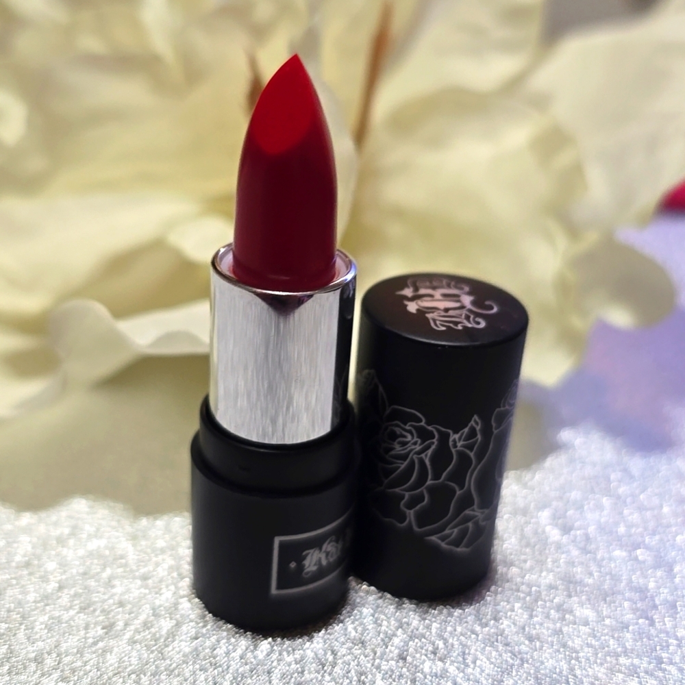 ⭐️HP⭐️❇️🧚‍♀️STILETTO Kat VON D RARE MINI Painted Love Lipstick NWOBox